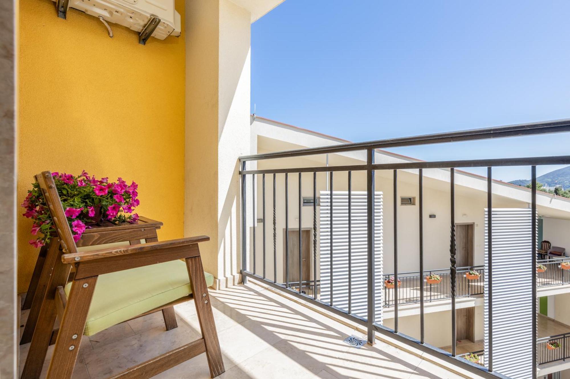 Apart Hotel M S Katunjanin Herceg Novi Eksteriør bilde